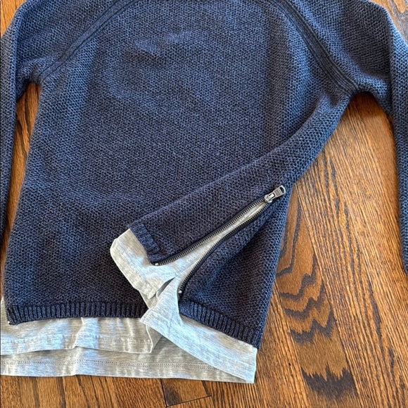 Zara Boys 12 Blue and Gray Sweater with Layered Hem and Raglan Sleeves - Picture 3 of 5